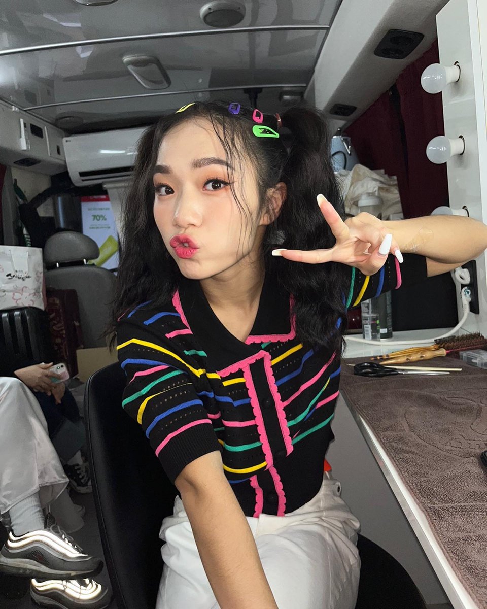 mzhsqt's tweet photo. 모냐고 레인보우 양갈래 아가씨 🌈 https://t.co/xoBuaofmuT