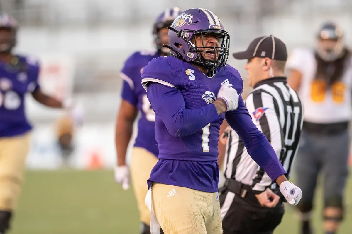 GOD IS GREAT!! I am blessed to have earned a Division I scholarship to the University of North Alabama!! 🙏🏽 Huge thanks to <a href="/Coach_Carbine/">Caleb Carbine</a> and the rest of the staff for this opportunity!! <a href="/CiscoWranglerFB/">Cisco Junior College Football</a> <a href="/CoachOmera/">John O’Mera</a> <a href="/MrRowzee/">steven rowzee</a>