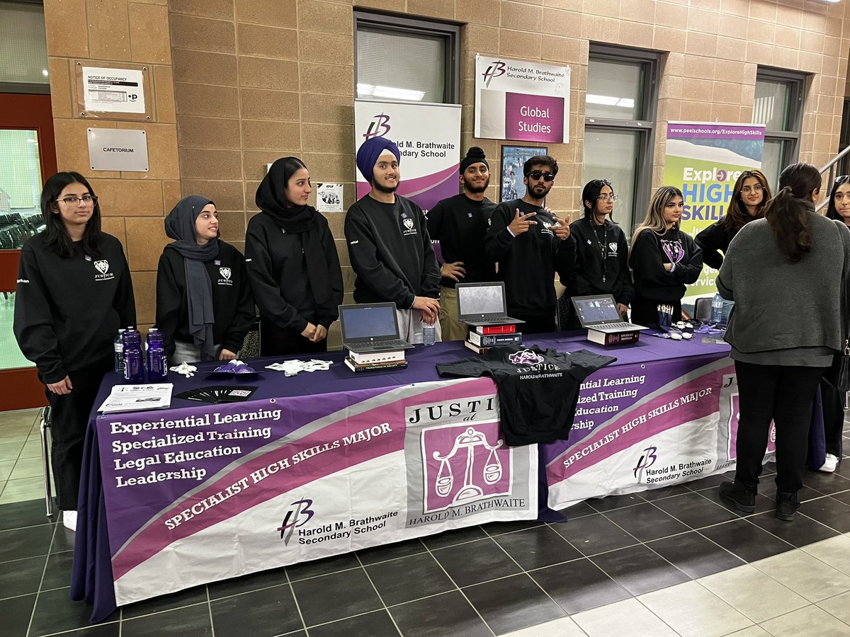 Ms_Bartello's tweet photo. Wonderful turnout for Gr 8 Parent Night @HMBSSBlizzards @SHSMPeel #shsmjustice #globalstudies https://t.co/MtGqGou7kK