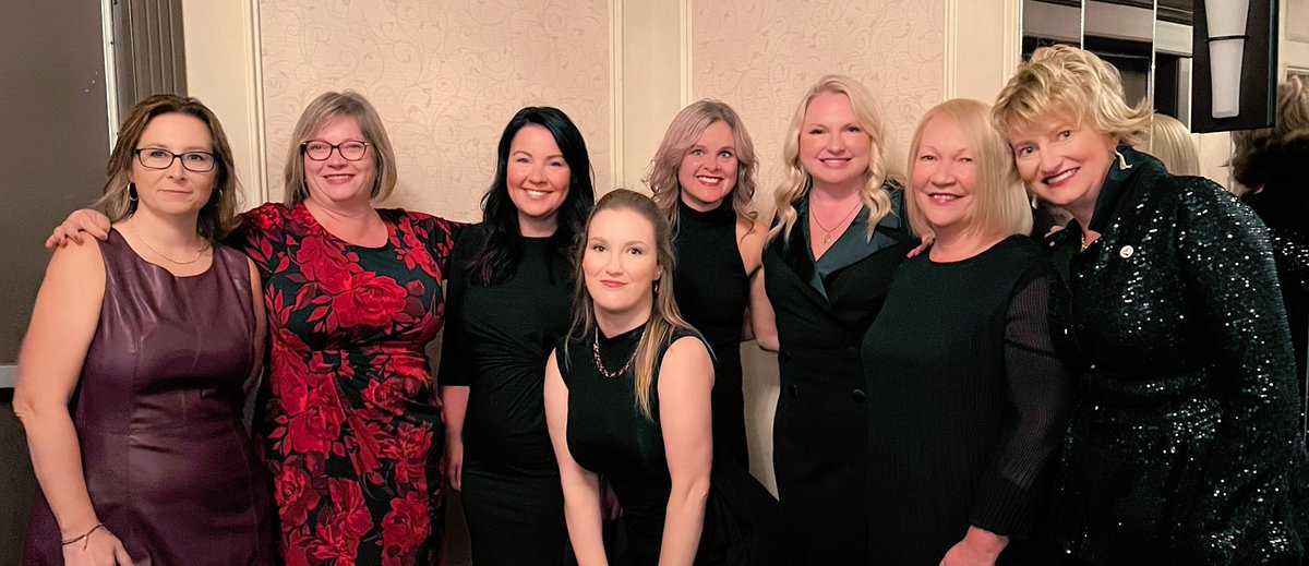 SusanHayward29's tweet photo. Team Building Weekend and Celebrating  20 years of DMC! #dmcturns20 #teambuilding https://t.co/UdqkT6fVfC