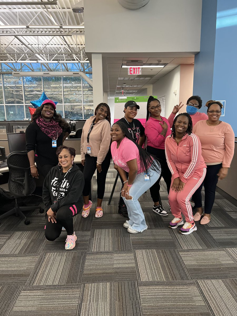 OctaviaBM1's tweet photo. Hey hey hey 👋🏽 it’s wear PINK WEDNESDAY💓 !! In Honor Of Breast Cancer Awareness  🙌🏽 From the Commssion Collectors ‼️‼️
#Lafccunited #lifeatatt #winas1fam #Lifeatatt @TLRashad4 @411MikeP https://t.co/KD5UUnt884