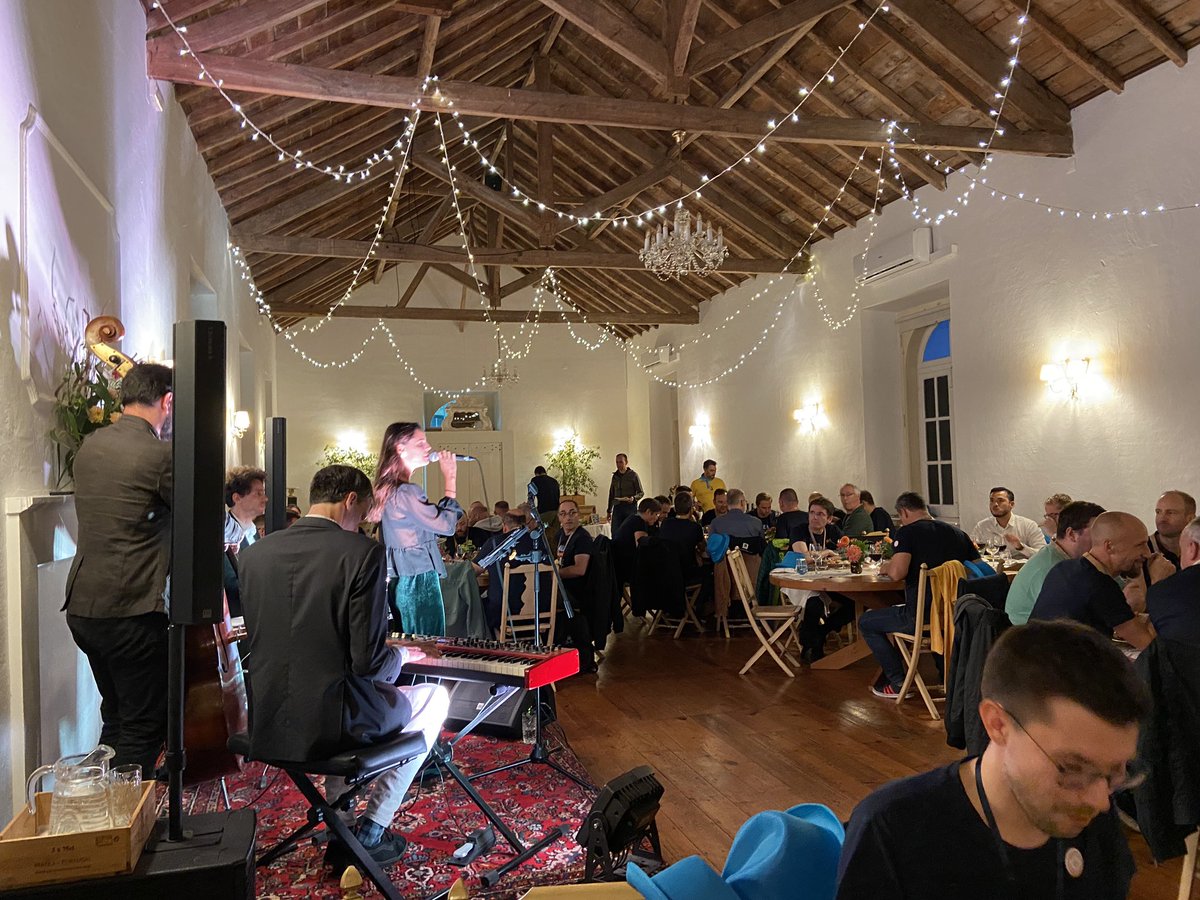 marcelcroonen's tweet photo. Mooie afsluiting van een dag vol met inspirerende presentaties. #foodforthought #vinyard #Lisbon #staffbasepartnersummit https://t.co/tWMV2cuJTz