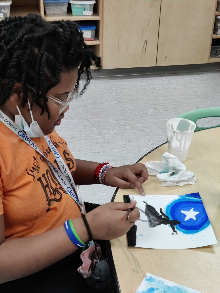 Jones_3D_ART's tweet photo. Super excited about this 4th grade art integrated science lesson. It has been amazing to get to work with Ms. Garcia and Mr. Zelaya! Students are creating monochromatic paintings with a circuit on the back so that their painting lights up. Literally shining bright 🙂🌟#TurnItUp https://t.co/UchRNjoJYp