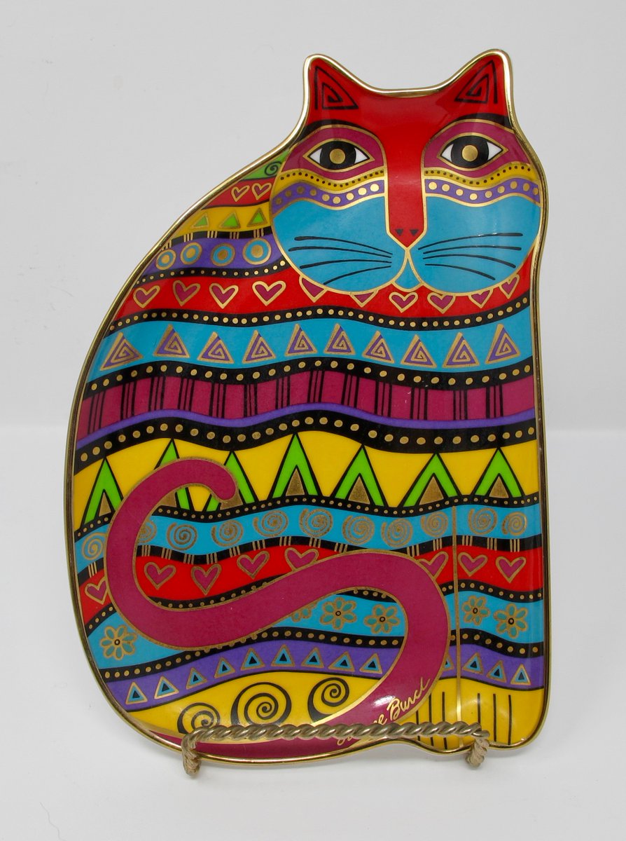 docbrite's tweet photo. I don't carry a lot of plates because they don't sell particularly well, but when I saw these vintage cat-shaped ones by Laurel Burch for Royal Doulton, I had to pick them up. Each plate is dated and hand-numbered on back.

https://t.co/bjiipdkxhI

https://t.co/G8P7HQ22AQ https://t.co/tCoqfXq0Hh