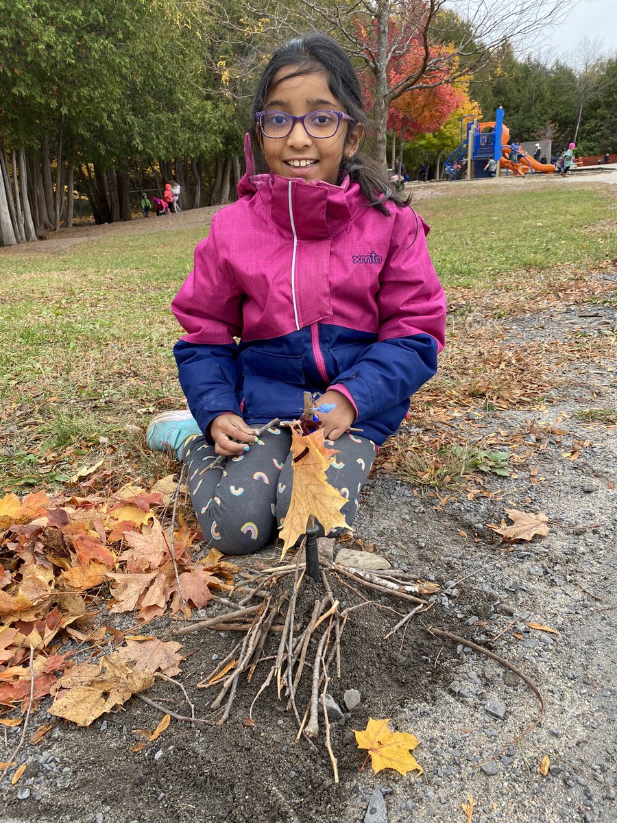 JuneauGr3's tweet photo. #TakeMeOutsideDay science challenge! Build a stable structure from found materials in the forest. Must say the innovation and creativity was on point 👏🏼👏🏼👏🏼 https://t.co/fguZ8XtmWG