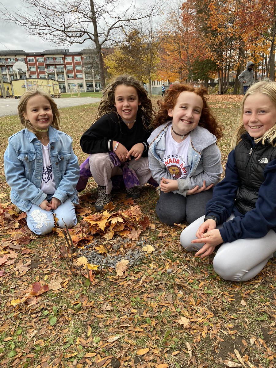 JuneauGr3's tweet photo. #TakeMeOutsideDay science challenge! Build a stable structure from found materials in the forest. Must say the innovation and creativity was on point 👏🏼👏🏼👏🏼 https://t.co/fguZ8XtmWG