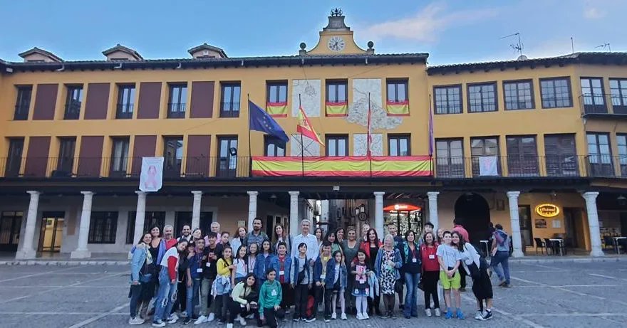 Öğrenci hareketliliğimizin 3.gününde  katılımcı öğrenciler ve refakatçi öğretmenler İspanya/Tordesillas Belediye Başkanını ziyaret ettiler. 
<a href="/tcmeb/">Millî Eğitim Bakanlığı</a>
<a href="/ABBaskanligi/">T.C. Dışişleri Bakanlığı Avrupa Birliği Başkanlığı</a> <a href="/ulusalajans/">Türkiye Ulusal Ajansı 🇹🇷 Turkish NA</a>
<a href="/1Havaikmal/">1. Hava İkmal Bakım Merkezi İlkokulu</a>
<a href="/EskisehirMem/">Eskişehir İl Milli Eğitim Müdürlüğü</a>
<a href="/odunpazarimem/">odunpazarımem</a>
<a href="/COLEGIOPEDROI/">CEIP PEDRO I</a>
<a href="/one_climate/">One heart for the climate for our future</a>
<a href="/ErasmusWater/">Turkey Erasmus Plus Water-Friendly Schools</a>