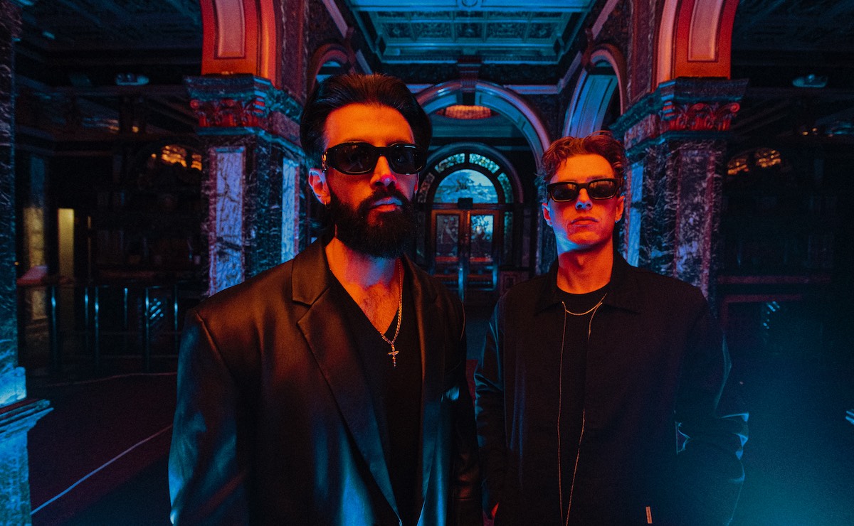 VARIANCE's tweet photo. Rising Australian duo @cvirolyf + @gxnxvs have made their grand return with the steamy new single "Nasty," featuring Chicago's @jeandeauxmusic https://t.co/8FCgmQaUIU https://t.co/mZNrtQk9dt