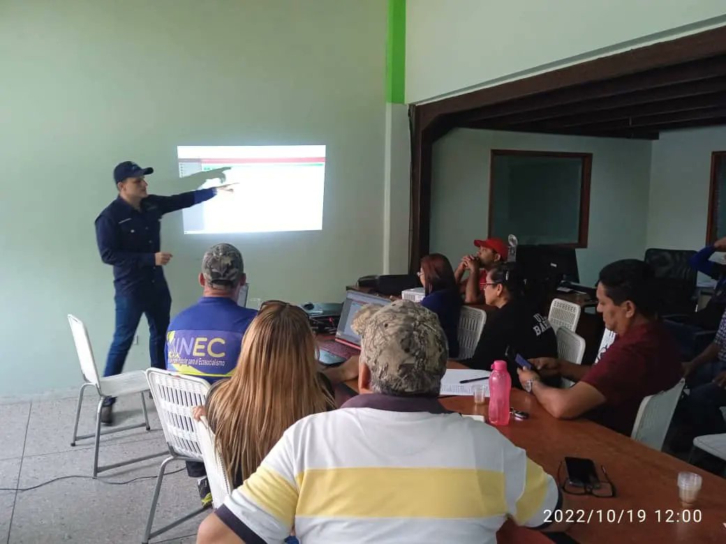 MinecOficial's tweet photo. El #Minec con intención de continuar avanzando en el cumplimiento de su misión de contribuir con la preservación del planeta, llevó una charla informativa a  los trabajadores en Barinas, sobre los sistemas automatizados RACDA y SIGETRAT, así como la nueva herramienta SIFORTRAT. https://t.co/WPLyg23stQ