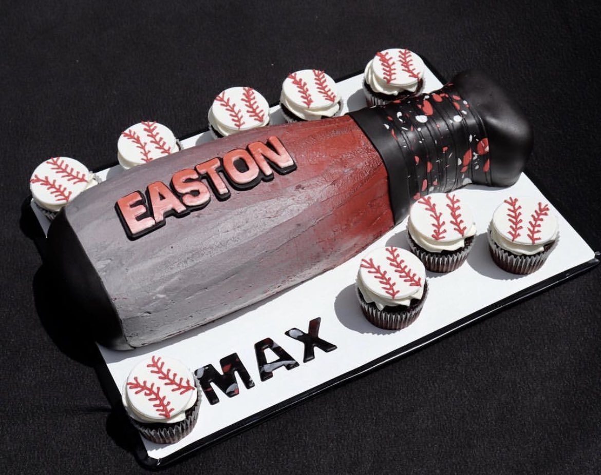 Cute lil baseball bat and baseball topper cupcakes ⚾️ #customcakes #customcake #cake #cakeinstagram #cakedecorating #cakesofinstagram #cakedecor 
 #cakes #cakeartist 
#birthday #birthdaycake 
#omgcake #wowcakes #amazingcakes 
#sculptedcake 

instagram.com/p/Bkt1mPjHxId/…