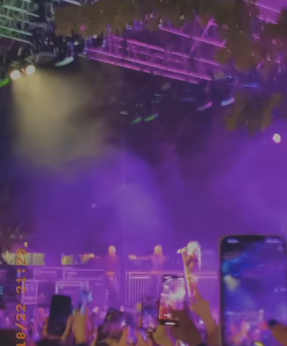 DelaneyLundberg's tweet photo. When a KESHA concert happens right outside your door… 🤩#TuesdayNightVibes #WeAreWhoWeAre #Kesha #LoveTCU #HornedFrogs https://t.co/S2ukKR6Flb