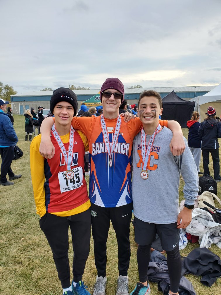 @WECSSAA #BLING for @BorderCity_AC Cross Country athletes Elliot Lester - Holy Names HS Greyson Pitcher - Sandwich SS Andreas Pardalis - Sandwich SS #XC #Run4ThrBorder
