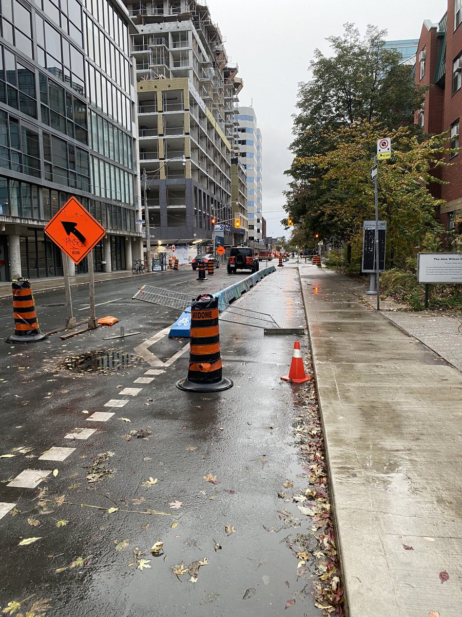 Breathnagh72's tweet photo. This was an open bike lane 2 days ago. Now closed due to paving but no informative signage… Richmond and Portland https://t.co/rfruRydN0V