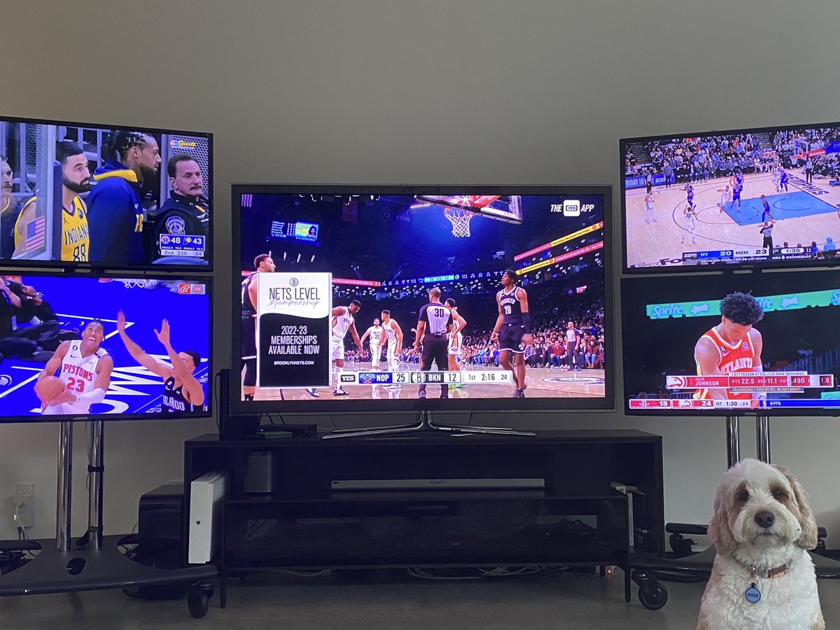 haralabob's tweet photo. Big NBA mood https://t.co/zJLLhKgynX