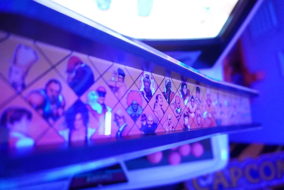 HaydenRobel's tweet photo. It was true love makin' this Espada Capcom vs SNK 2 fight stick (feat. CVS1 on the bottom plate--gotta love that turn of the millennium UI design) 🔥 https://t.co/FOCEgVU4A1