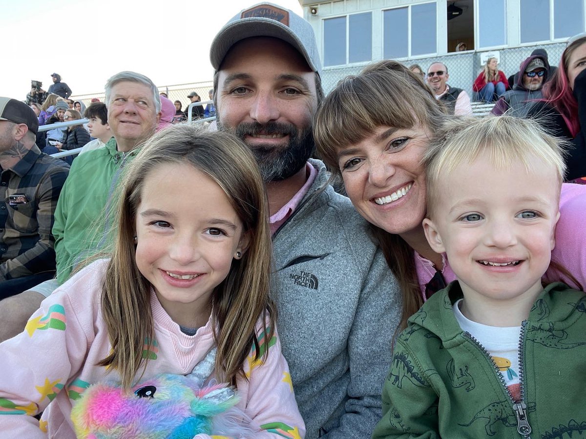 MrsWrightDraws's tweet photo. Brought my family to watch the Rogers 7th grade football team beat Evans. 
💙 🦅 💚 https://t.co/1feQzHlQcp