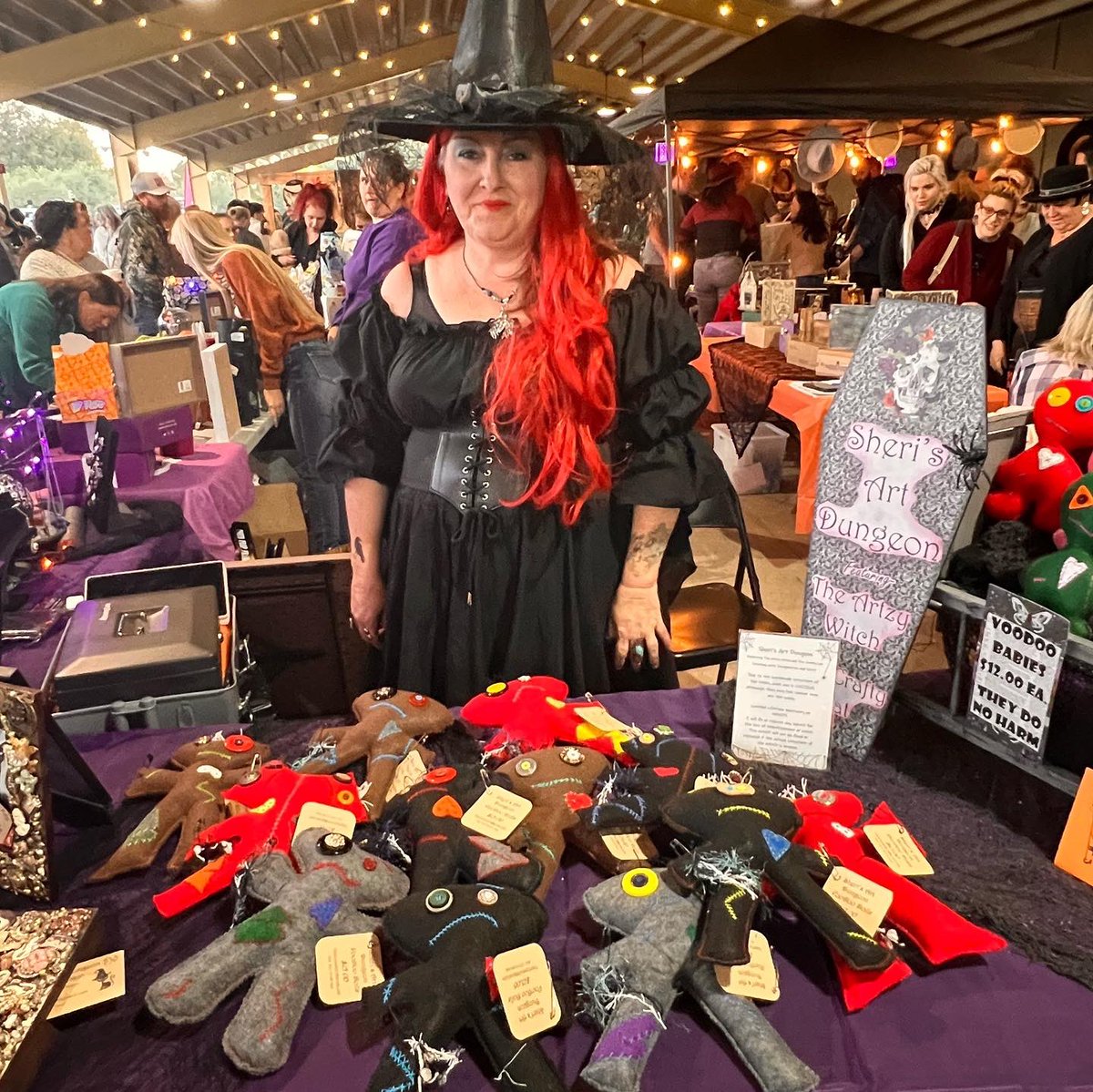 go52events's tweet photo. Tonight we’re at the first (of many, we hope) Oddities Marketplace, curated by DJ Matt Gray. Ocala’s Downtown Market is JAM PACKED with fun folks of all ages browsing whimsical, spooky, and unique wares.
#events #halloween #oddities #ocalaevents #ocala #downtownocala #shopping https://t.co/WJyS1LwDSD