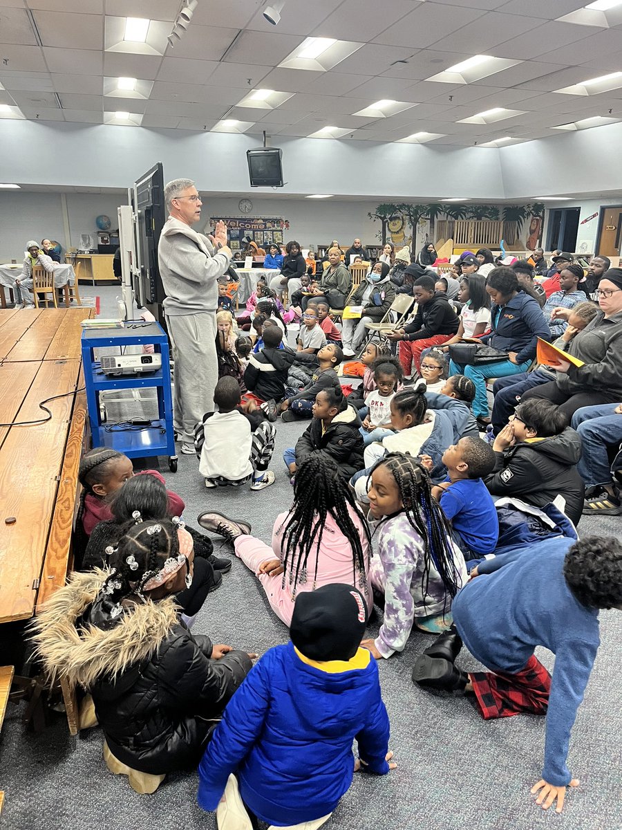 shannonking22's tweet photo. It was great having everyone back in the building for Parker’s Family Reading Night! @clintondalesch #clintondalecares #dragonfamily https://t.co/p3Y1TaZdD9