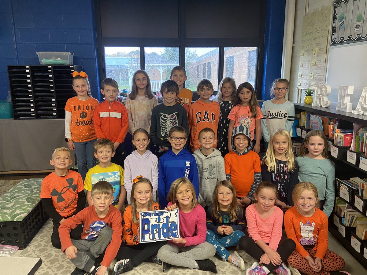 missflama's tweet photo. We completed our Crestview PRIDE puzzle! The students earned all their puzzles pieces by constantly showing  Brunswick Pride and getting complements from other teachers in the building! Way to go, you make me proud every day 💙@BCSDCrestview #BrunswickPRIDE https://t.co/WpmULPT2yI