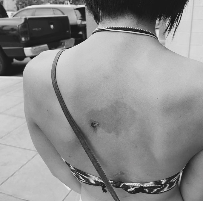 Just a doggie loves to be killed cigarettes on...  喜欢主人在我身上灭烟的感觉 #hurtme #kink https://t.co/T2t0jYvo<a href="/tag/kink"class="tags"><span>#kink</span></a><a href="/tag/hurtme"class="tags"><span>#hurtme</span></a>