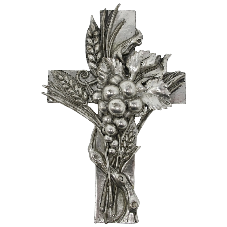 docbrite's tweet photo. This silver wall cross is wreathed with a grapevine. Back is engraved with more grapevines and a Bible quote from John 15:5, "I am the vine; you are the branches. If a man remains in me and I in him, he will bear much fruit." 

https://t.co/PqXZaq0m6y https://t.co/Y7LtYOSa2W
