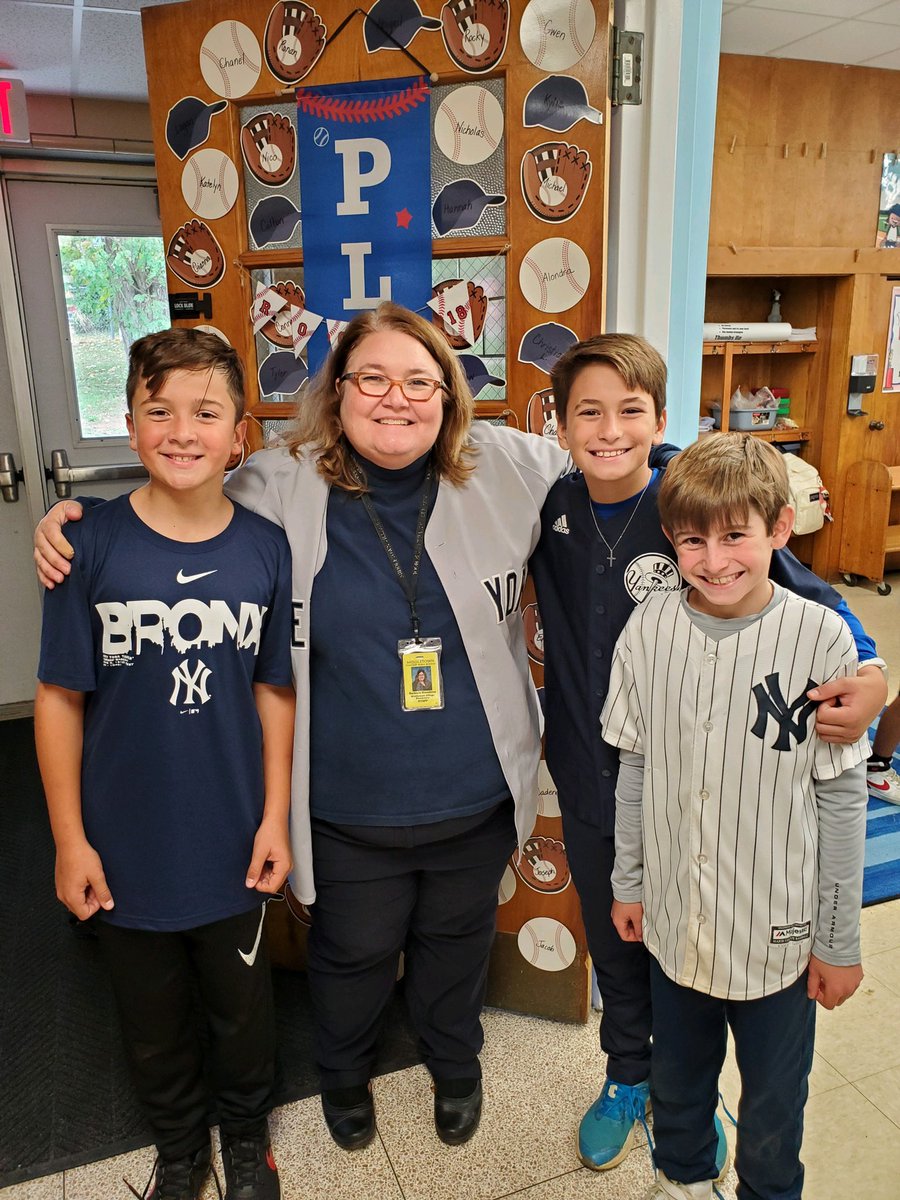 NicoleTobin's tweet photo. Mrs.Krumbine and her Yankees crew! https://t.co/Fy45rt09It