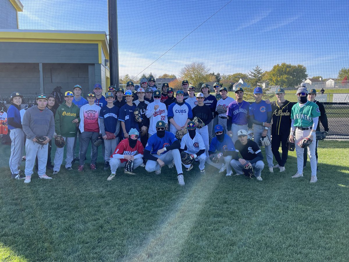 Game 1 of Fall World Series finally underway this afternoon at the Swamp.  MLB Theme today. Team ⁦<a href="/RyanSkwarek1/">Ryan Skwarek</a>⁩ taking an early lead after Day 1.  Field work tomorrow afternoon.  Game 2 on Monday!