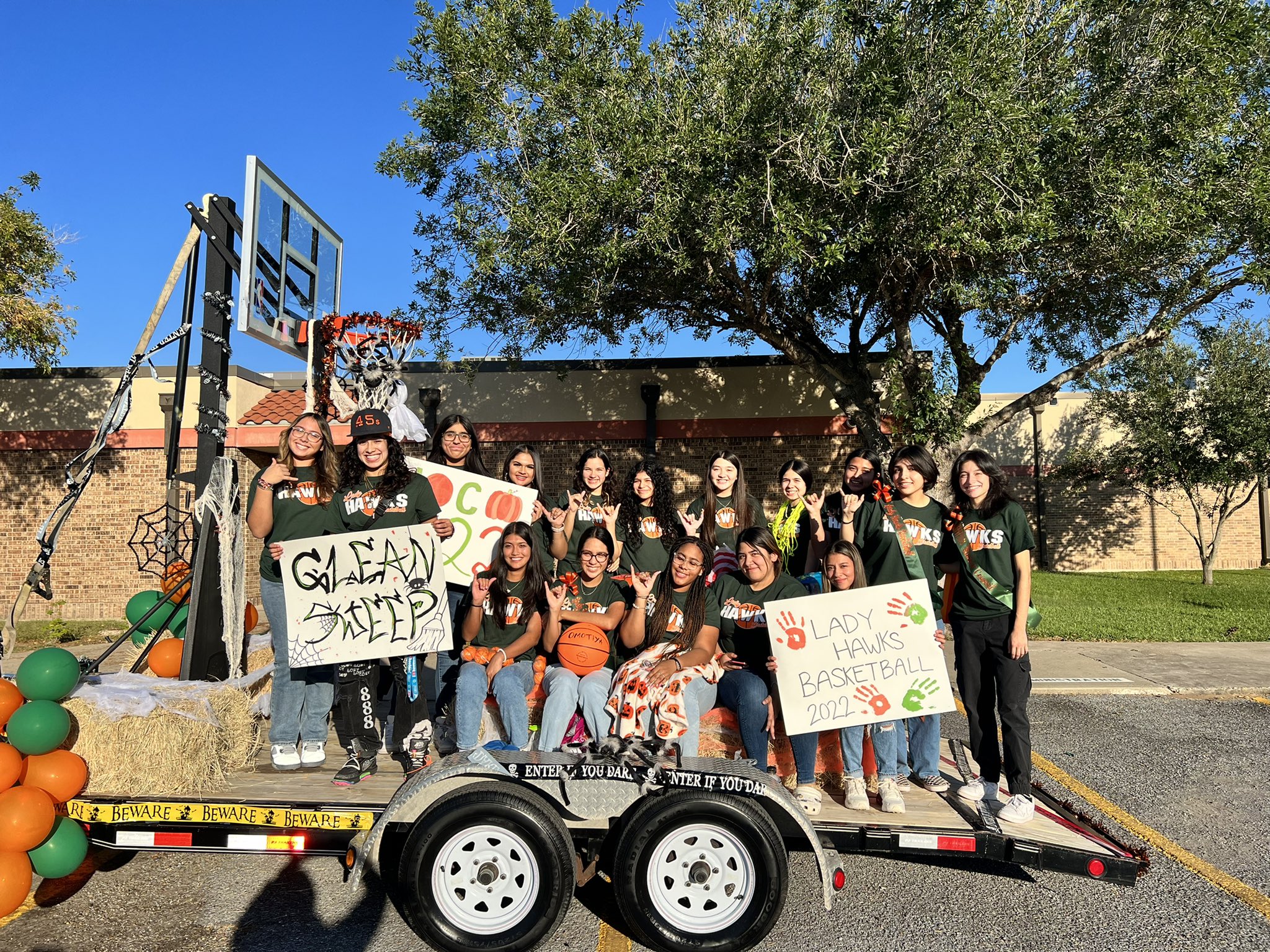 Harlingen South Lady Hawk Basketball (HHSSGBB) / Twitter