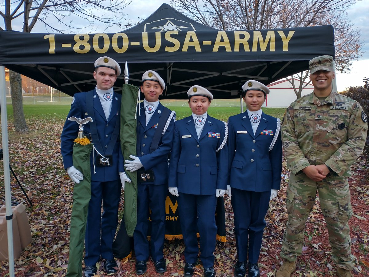 NorthAFJROTC's tweet photo. Color Guard wearing the berets and ascots.... Looking good. https://t.co/9V7mKfa6wV