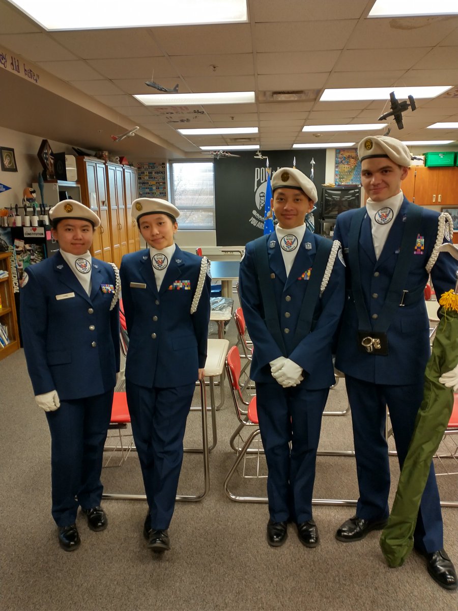 NorthAFJROTC's tweet photo. Color Guard wearing the berets and ascots.... Looking good. https://t.co/9V7mKfa6wV