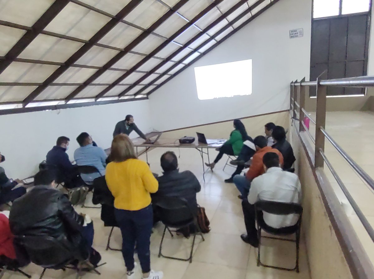 TbcZona18's tweet photo. Trabajo por área disciplinar en la Jornada de Acompañamiento 
#JornadaDeAcompanamiento
@SeducEdoMex
@geramonro05
@SEMSedomex 
@israeljeronimol 
@DGEMSedomex 
@TBC_EdoMex 
@VeronicaRB04 
@subtolucatbc https://t.co/BoQf88iT7w