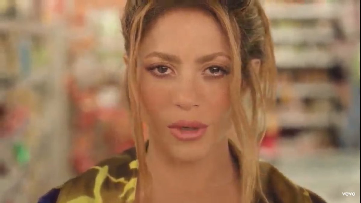 katyglow's tweet photo. caralho, a shakira enterrou o ex aqui. a música tratando de um relacionamento monótono, em que só havia esforço da parte dela. enquanto o outro era narcisista e só queria protagonismo. eles não caminhavam no mesmo ritmo na relação #Monotonia https://t.co/Mu4nZu6Khl