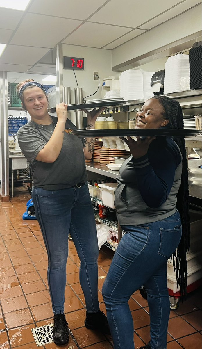 MaximusPrime46's tweet photo. We always trying to make one another better here at West Lafayette RELO😊@SavoieRay https://t.co/Tvvo1a0pvC