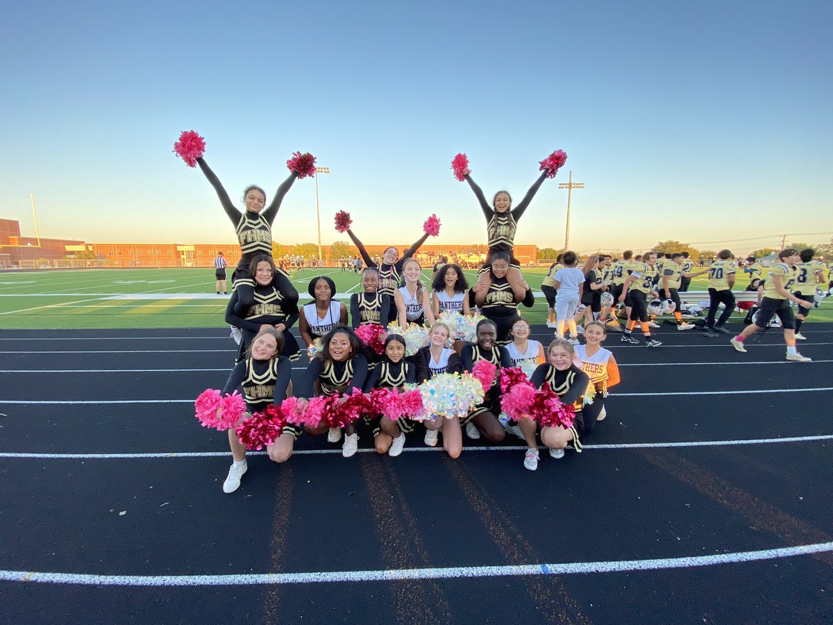 fhmscheer's tweet photo. Panther Pride💖🐾 #fhmslimitles #pinkout #cheerlimitless https://t.co/qlavOb1ZU1