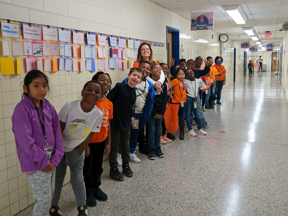 saundersnnps's tweet photo. Orange you glad it was Unity Day at Saunders? Students and staff wore orange to STAND up against bullying and celebrate kindness, diversity, and inclusion!
DON'T FORGET TO WEAR PURPLE TOMORROW (10/20) FOR NATIONAL SPIRIT DAY!
#UnityDay #STANDNNPS #BeKind #Diversity #Inclusion https://t.co/7fEqnbWhxz