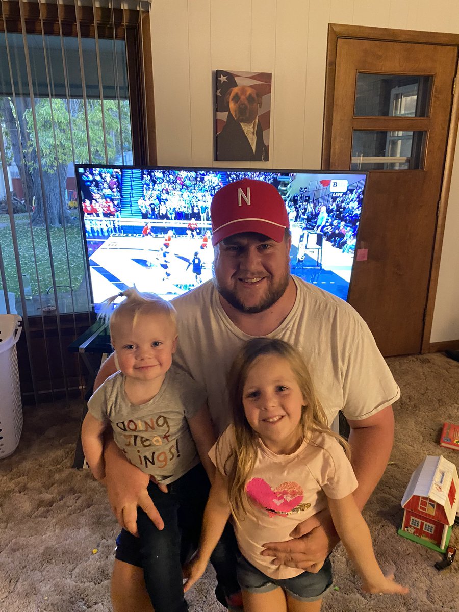 Adam made it back home to Western Nebraska to watch the game with his girls after a fantastic Birthday. Thank you for all the love BTN and husker nation! #B1GBlockParty @Huskervball @B1GNetwork