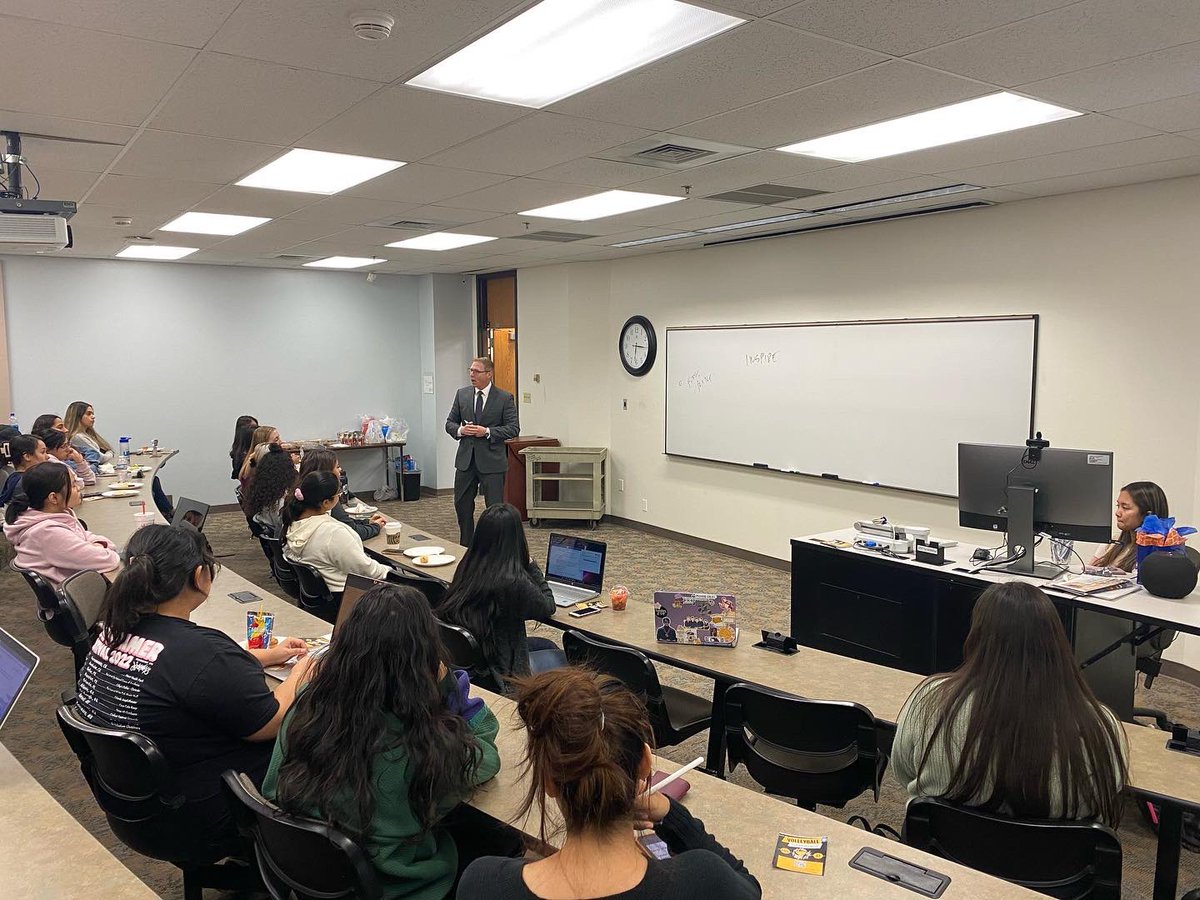 uta_wib's tweet photo. We had a successful meeting today with Correy Retzloff! 
Thank you to everyone who joined us! https://t.co/ZbHGRAiHyV
