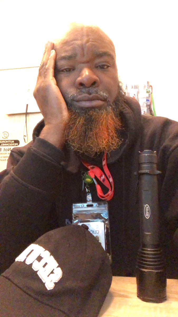 DaddyAbdulD's tweet photo. At work trying not to fall asleep #security #emptywarehouse #watchingweedgrow🪴 https://t.co/TCnCLkqtKI