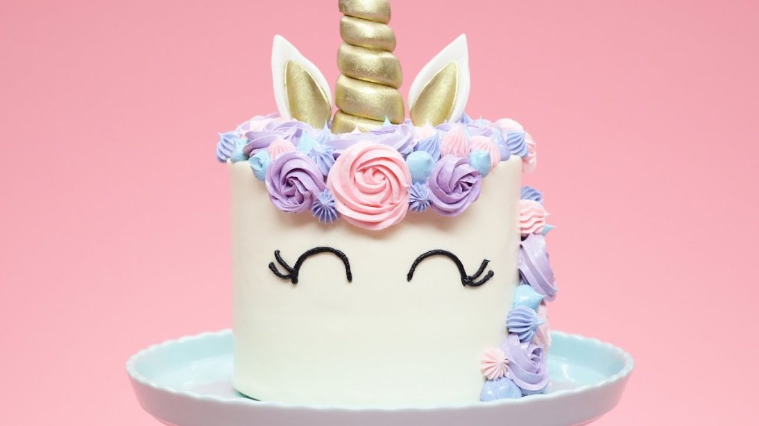 midstudios_'s tweet photo. This unicorn cake is so cute🤍 #Unicorn #Cake https://t.co/xT2cCeakc7