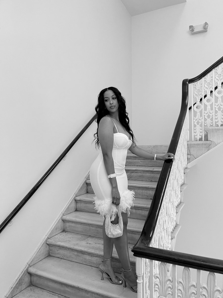 _beccccccaa's tweet photo. ladies and gentlemen, a queen🌹 https://t.co/KbP4yzjZE2