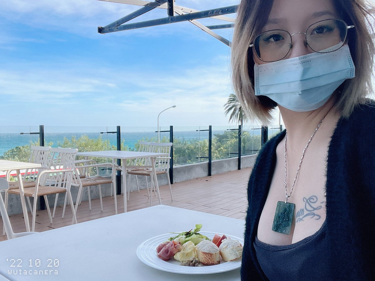 日安～
一臉沒睡飽🥲