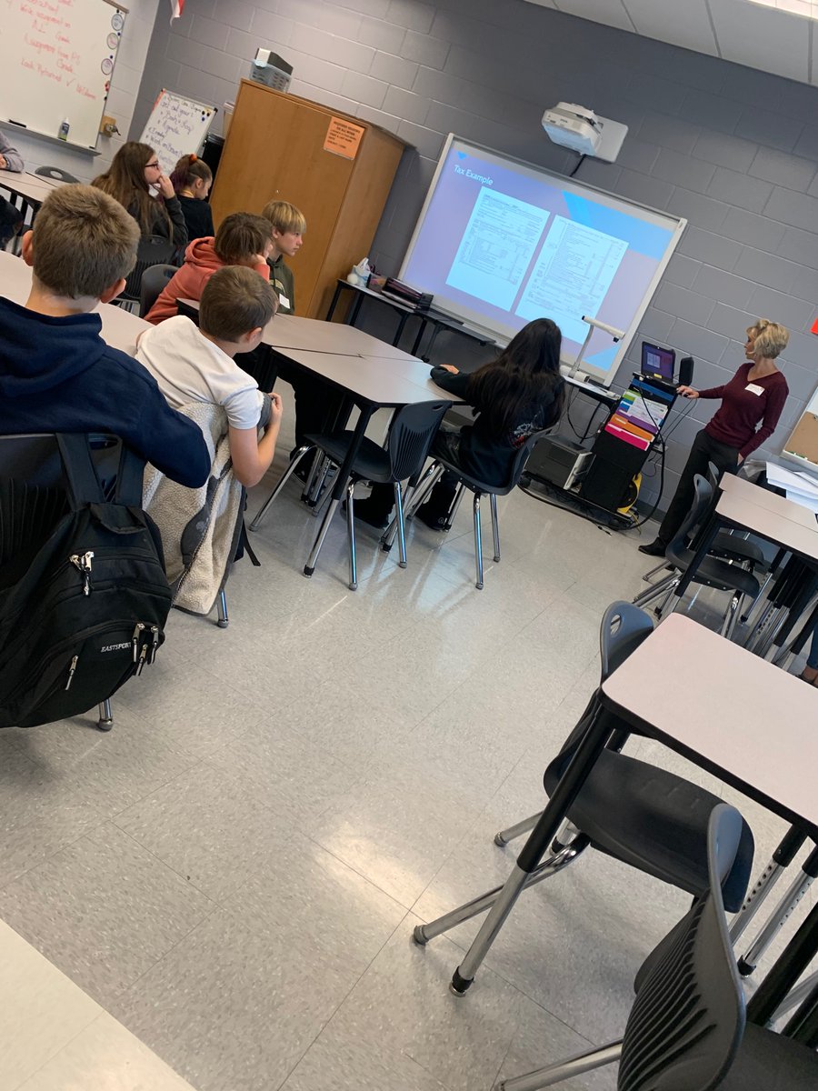 DEBORAHSINCLAR's tweet photo. Awesome Career Day @DMSMedia411, complete w AVID 3..2..1.. to support student engagement!! @tiffanydawn11 thanks a bunch for organizing this phenomenal event!!! @AVID4College @AvidSoutheast @HLFindeisen https://t.co/ioE0UzRxBF