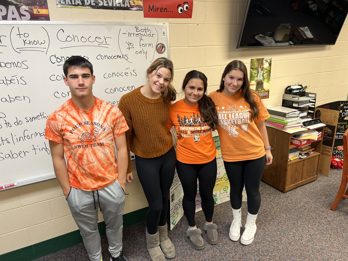 melissadfoster1's tweet photo. Today we are wearing ORANGE to celebrate National SAVE day -students against violence everywhere- National clubs created in honor of Alex Orange who was killed in 1989. It is also National Unity Day
@sandyhook @AHS_MH @MRobertoAHS @AHS_SeanBaker @DrPMilcetich https://t.co/E1PLcr463P