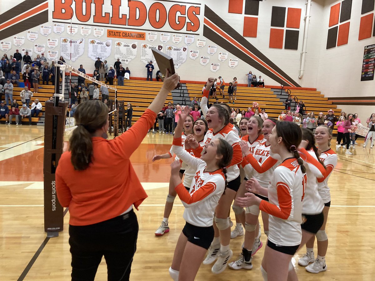 HEATHHS_AD's tweet photo. 8th Grade Dogs take game 2, the Match and the MS LCL Championahip! Bulldogs 28-Granville 26. #HCSDProud #BulldogElite #L.E.A.D #HowYaLivin #42 https://t.co/60zWgQxint