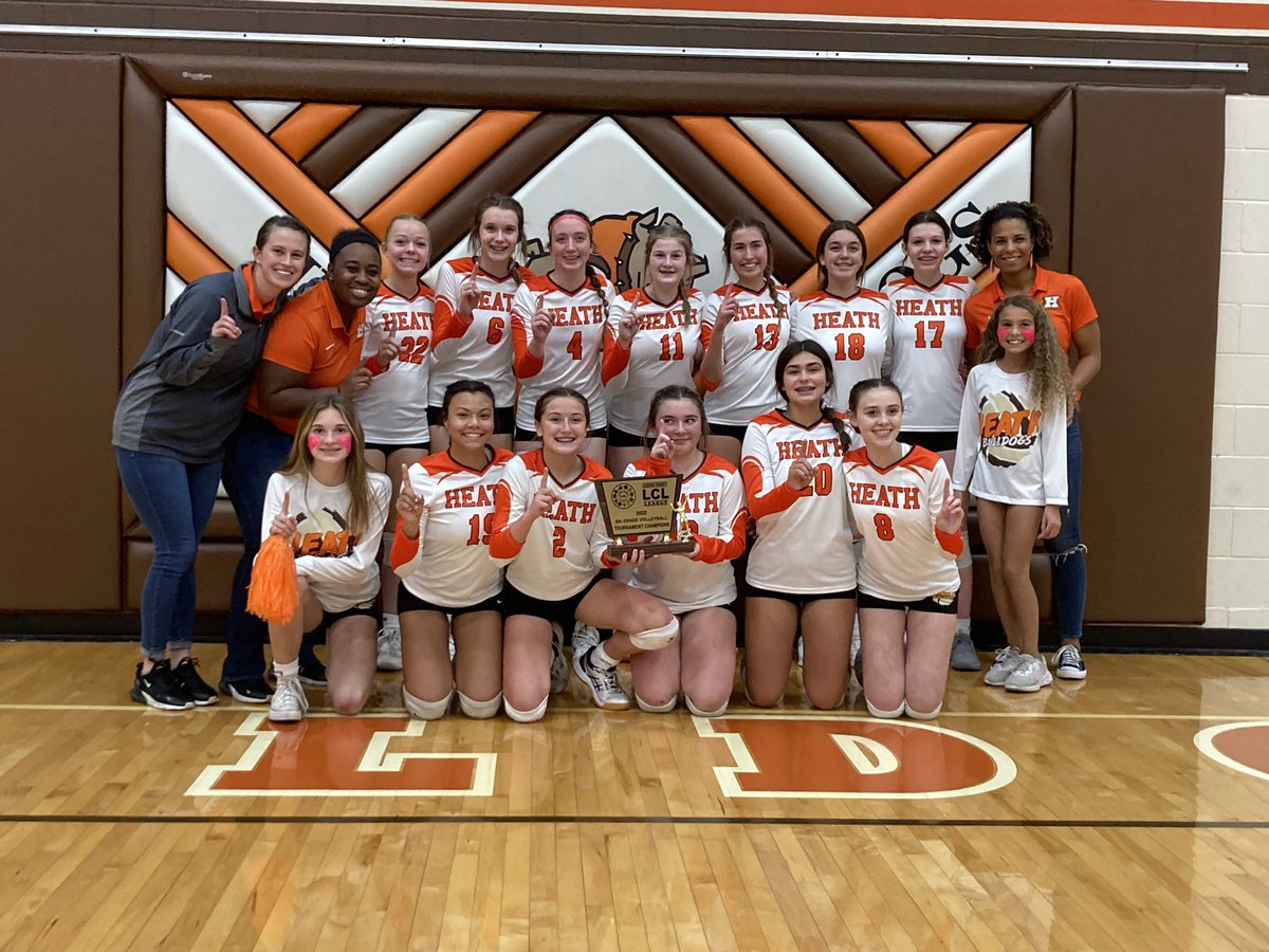 HEATHHS_AD's tweet photo. 8th Grade Dogs take game 2, the Match and the MS LCL Championahip! Bulldogs 28-Granville 26. #HCSDProud #BulldogElite #L.E.A.D #HowYaLivin #42 https://t.co/60zWgQxint