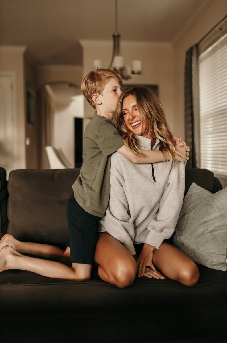 LindsieChrisley's tweet image. I’m so thankful for memories like these 🫶
I have been leaning heavily into my journey in therapy and my faith over the last few weeks. Learning more about myself as a woman, a mother, a daughter, a partner and a friend has been such an experience. ❤️