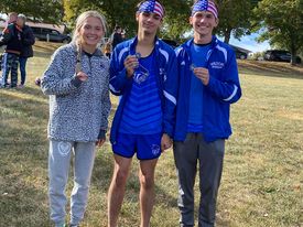 xccats's tweet photo. MRVC results ... Kayleigh Norris 4th, Alex Barta 4th, Garett Peterman 7th all medal and are MRVC West All Conference for 2022.  Congrats! https://t.co/bNNjHklBaM