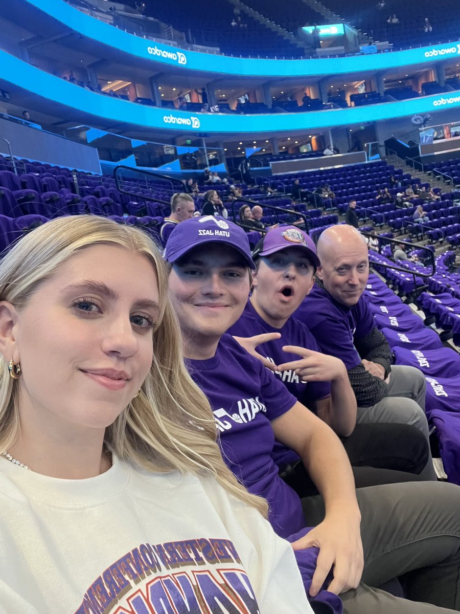 emmittpig's tweet photo. LETS GO JAZZ! #takenote https://t.co/Gqz8zGF38P