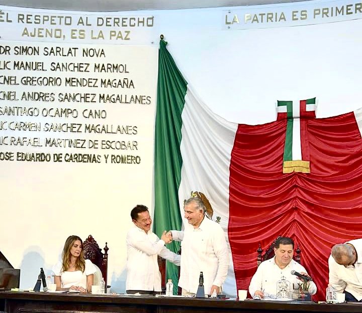 NachoMierV's tweet photo. Me encuentro en el Congreso del Estado de Tabasco, donde acompaño al secretario de Gobernación @adan_augusto para dar a conocer la necesidad de aprobar la reforma que amplía la presencia de las Fuerzas Armadas en labores de seguridad. Seguiremos convenciendo con la razón. https://t.co/SLB521PV16