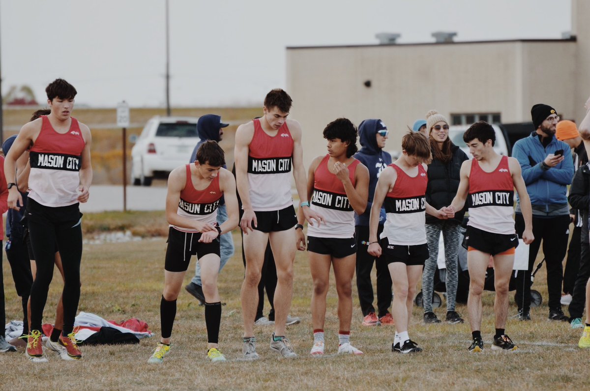 kevincarney2023's tweet photo. Want to thank this amazing cross country team for being my second family for the past 4 years, and want to thank @AaronHardcastle and Tyler Ketelson (TK) for being outstanding coaches this year.  Also want to congratulate @JessCornick for qualifying for state cross country today! https://t.co/khfLJ5jlAb